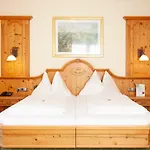 Hotel Garni Alpenland 4*