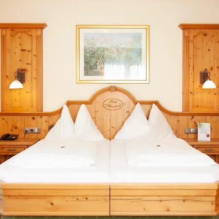 Hotell Garni Alpenland 4*