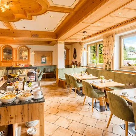 Garni Alpenland Hotel 4*