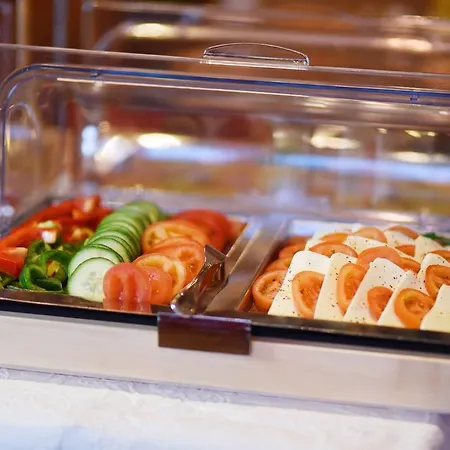 Hotell Garni Alpenland 4*