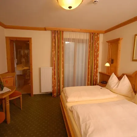 Hotel Garni Alpenland 4*