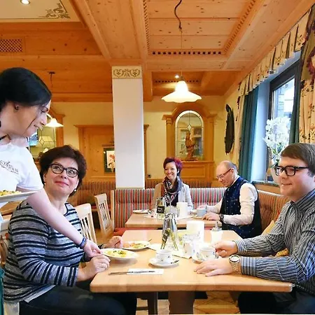 Garni Alpenland Hotell